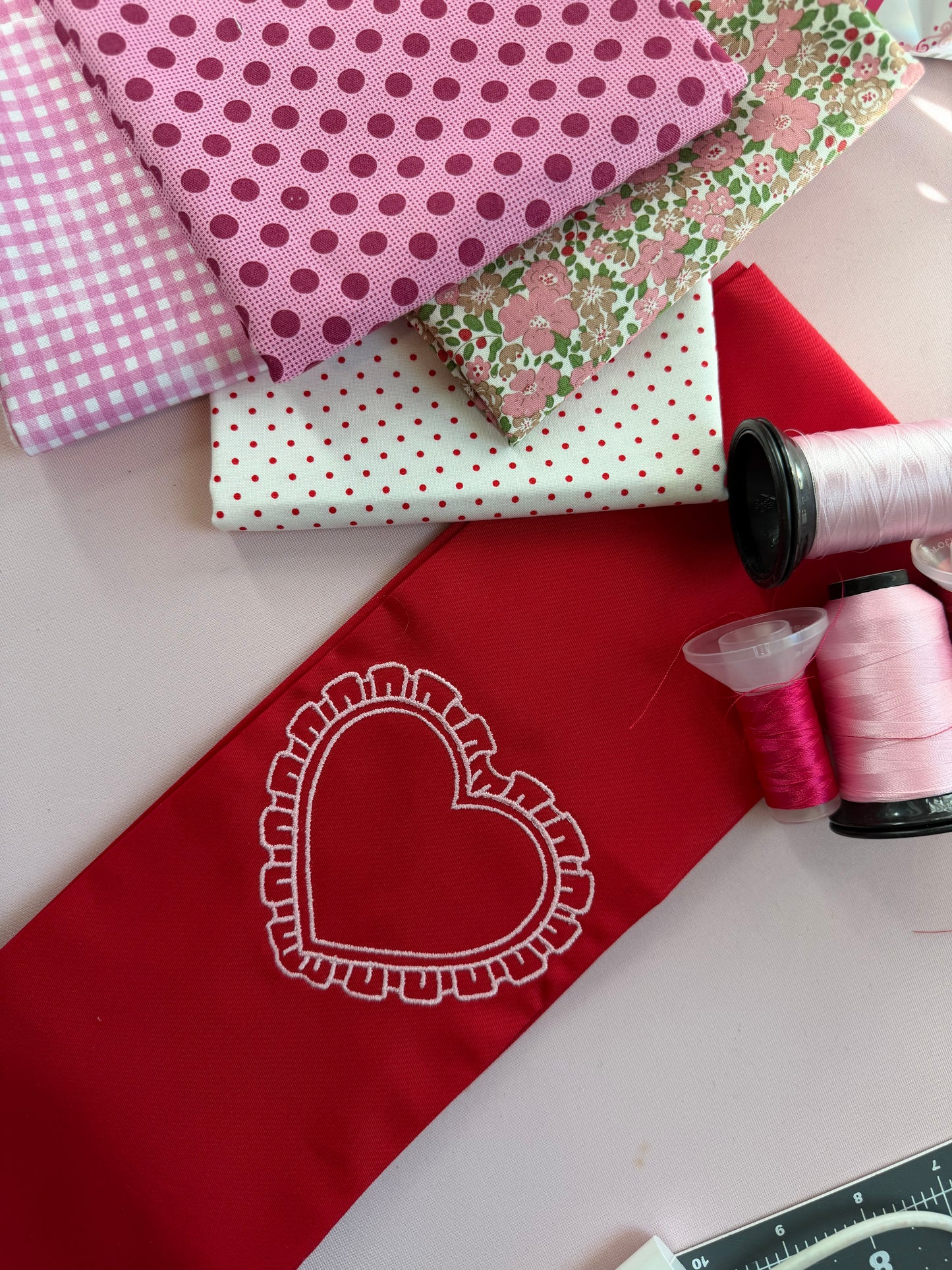 Scalloped heart wreath sash - monogrammed
